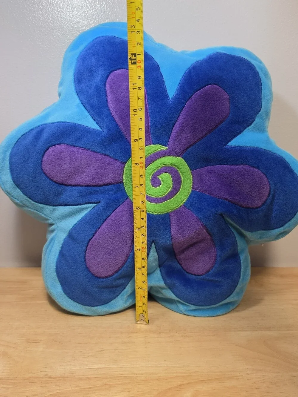 VTG 1999 GMA Accessories Blue Plush Flower Shaped 13